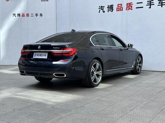 BMW 7 Series Модель 2018 года 740Li Leading M Sports Set – фото 15