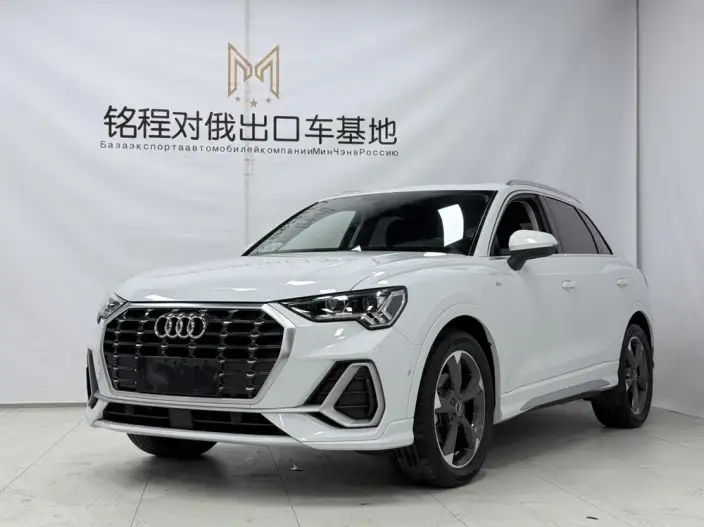 AUDI Q3 2022 Model 35 TFSI Fashion Dynamic Model