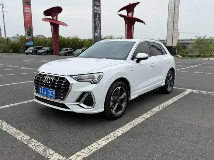 AUDI Q3 2022 Model 35 TFSI Fashion Dynamic Model