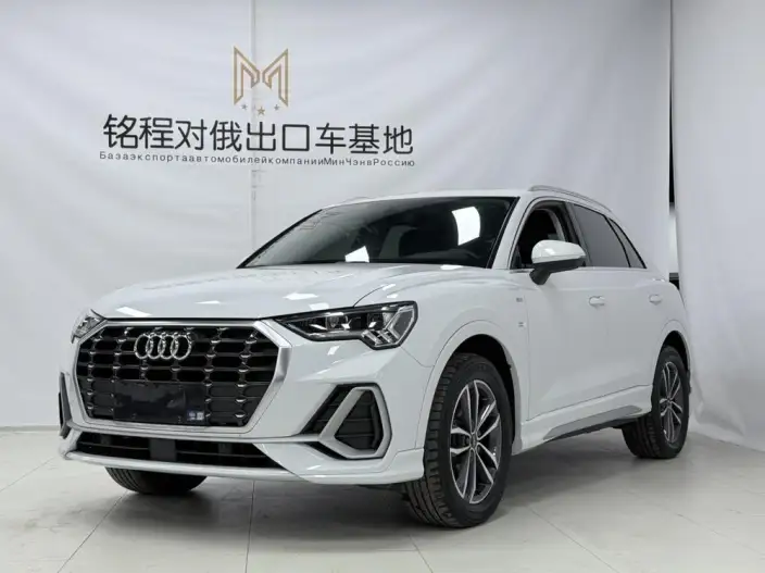 AUDI Q3 2022 Model 35 TFSI Fashion Dynamic Model