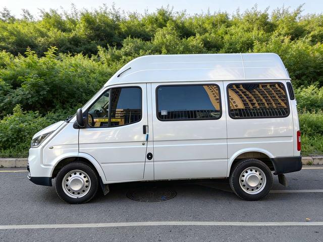 Teshun 2021 2.8T Space King Jinniu Model S hort Axle Medium High Roo f 6-Seater Diesel China VI JX493