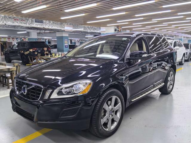 Volvo XC60 Imported 2013 T6 AWD Comfort – фото 1