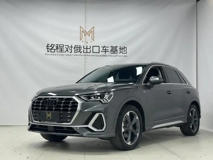AUDI Q3 2022 Model 35 TFSI Fashion Dynamic Model