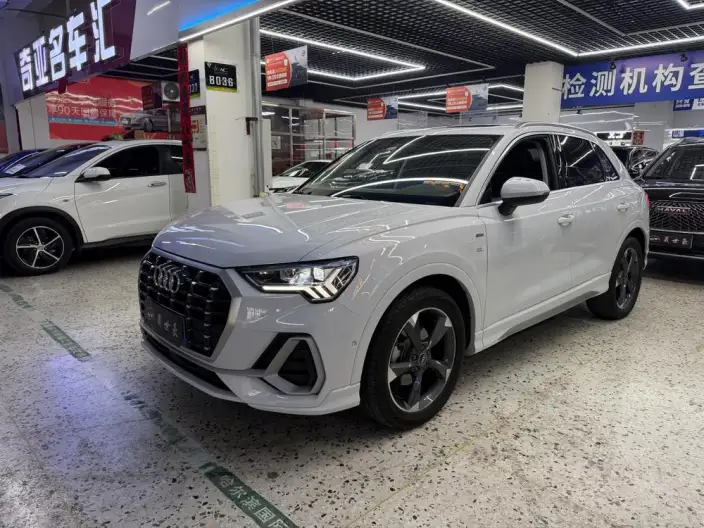 AUDI Q3 2022 Model 35 TFSI Fashion Dynamic Model