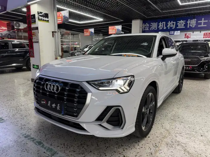 AUDI Q3 2022 Model 35 TFSI Fashion Dynamic Model
