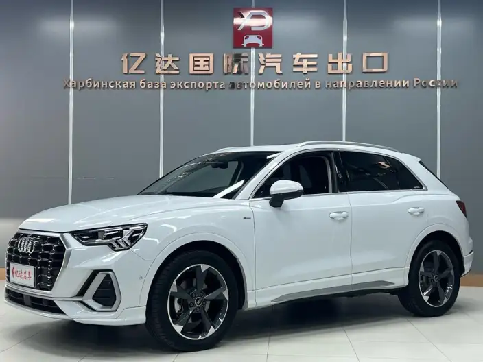 AUDI Q3 2022 Model 35 TFSI Fashion Dynamic Model