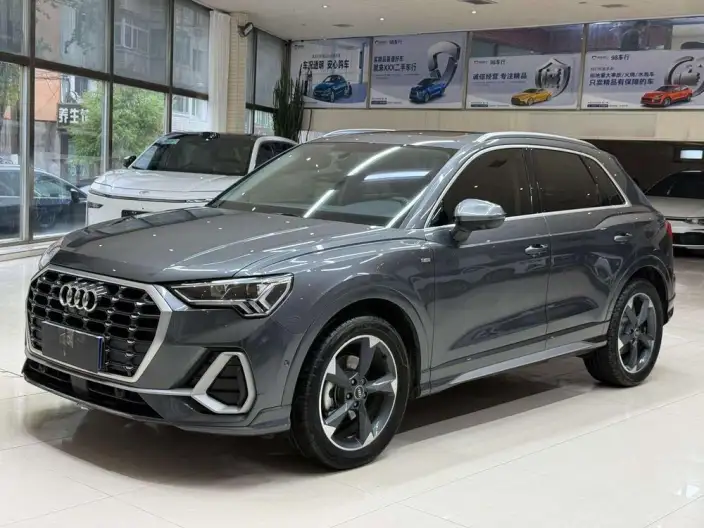 AUDI Q3 2023 Model 35 TFSI Fashion Dynamic Model