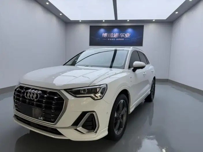 AUDI Q3 2022 Model 35 TFSI Fashion Dynamic Model
