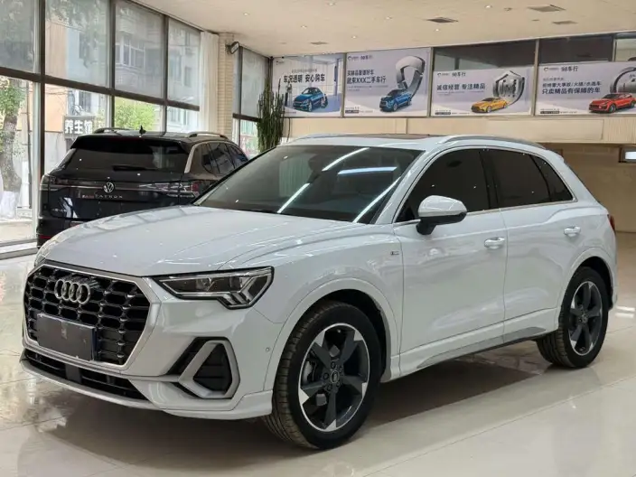 AUDI Q3 2023 Model 35 TFSI Fashion Dynamic Model