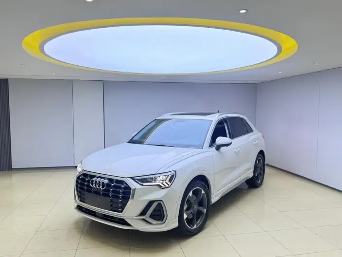 AUDI Q3 2023 Model 35 TFSI Fashion Dynamic Model