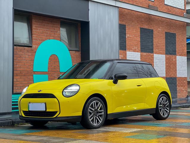 MINI COOPER Electric 2024 COOPER E Classic