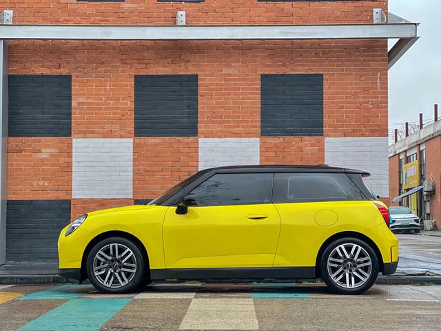 MINI COOPER Electric 2024 COOPER E Classic – фото 2