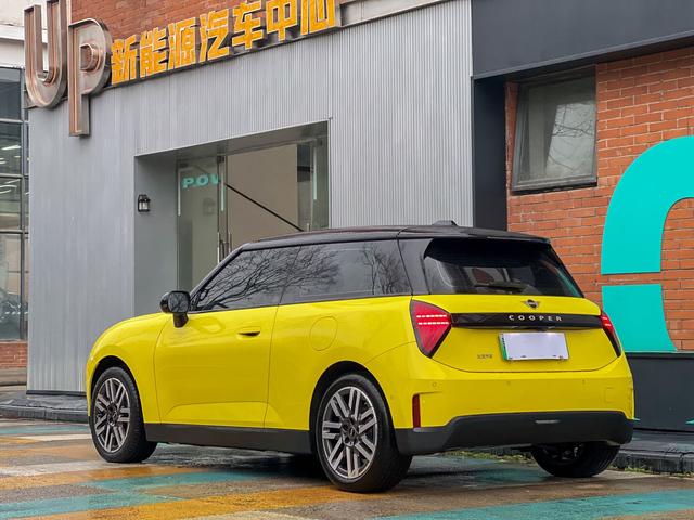 MINI COOPER Electric 2024 COOPER E Classic – фото 3