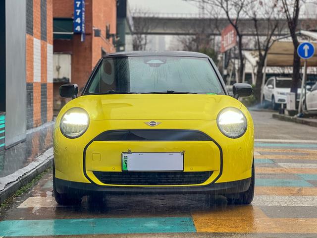 MINI COOPER Electric 2024 COOPER E Classic – фото 4