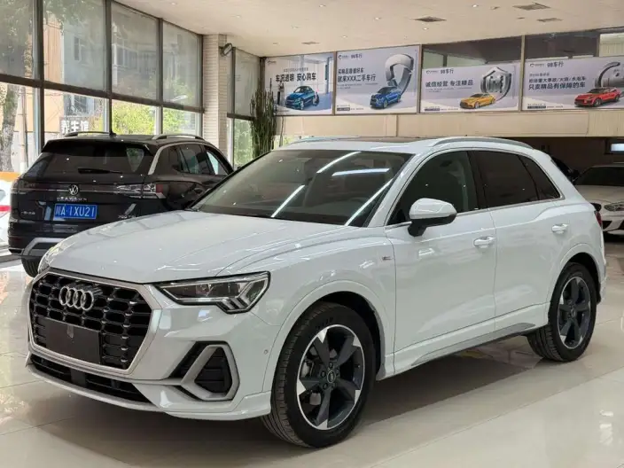 AUDI Q3 2023 Model 35 TFSI Fashion Dynamic Model