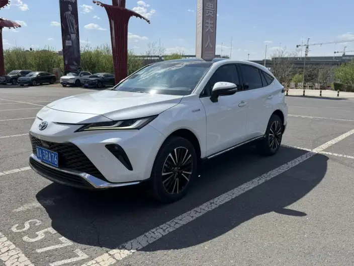Venza 2022 Model Hybrid 2.5L CVT 4WD Supreme Edition