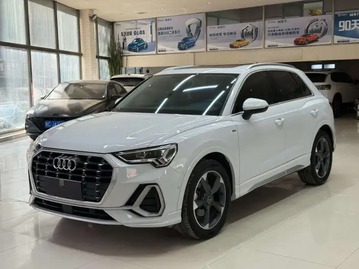 AUDI Q3 2023 Model 35 TFSI Fashion Dynamic Model