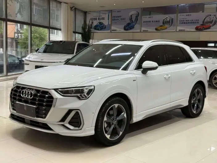 AUDI Q3 2023 Model 35 TFSI Fashion Dynamic Model