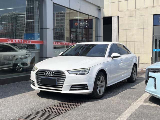 Audi A4L 2017 Plus 40 TFSI Entry – фото 1