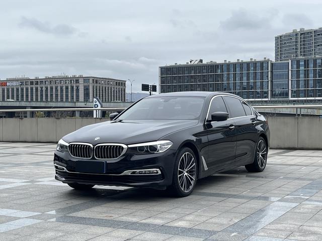 BMW 5 Series 2018 530Li Leading Luxury Package – фото 1