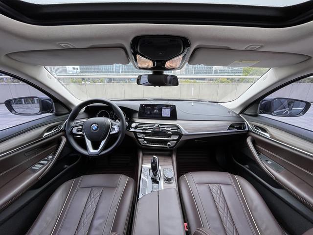 BMW 5 Series 2018 530Li Leading Luxury Package – фото 9