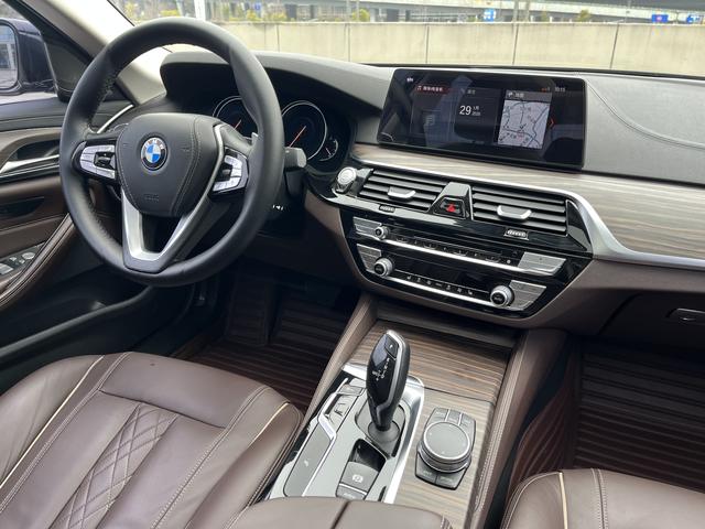 BMW 5 Series 2018 530Li Leading Luxury Package – фото 10