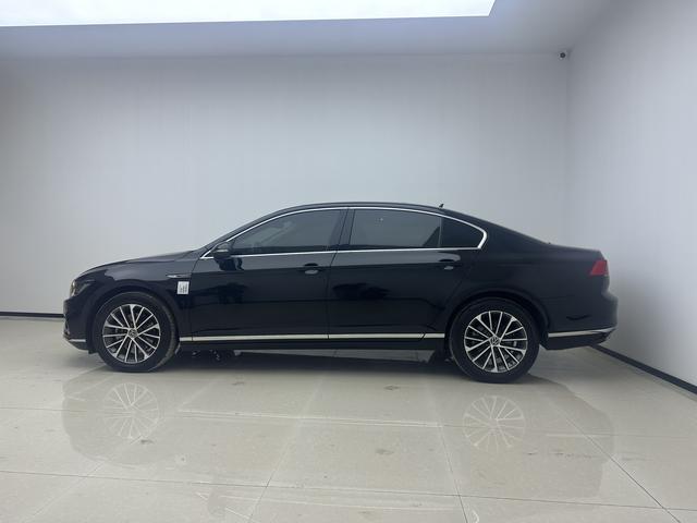 Volkswagen Magotan 2020 330TSI DSG Luxury – фото 4
