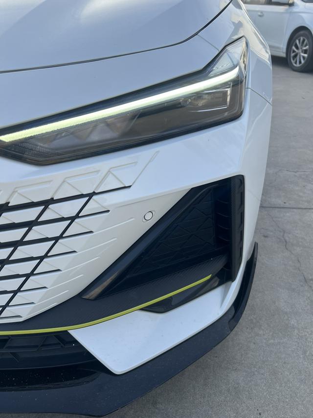 Changan UNI-V 2022 1.5T Sport – фото 4