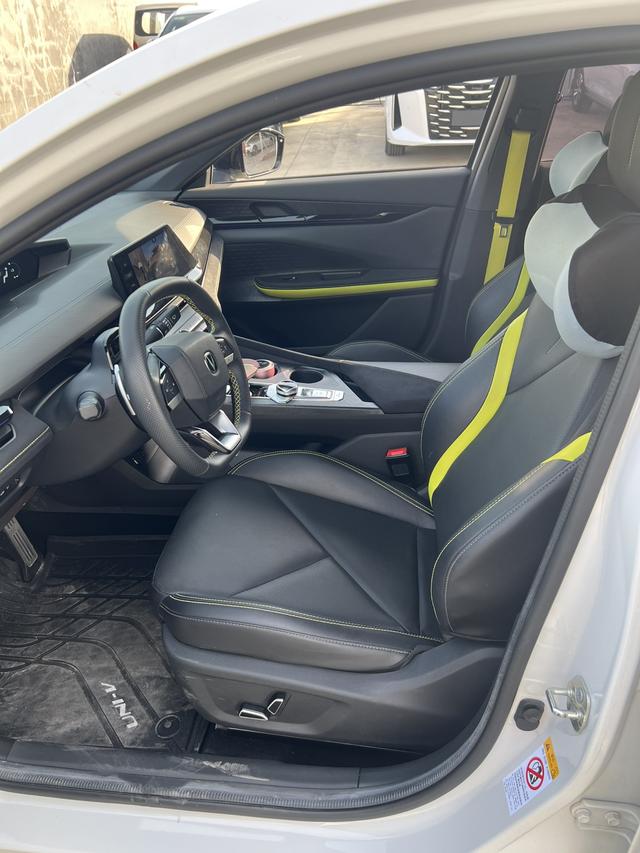 Changan UNI-V 2022 1.5T Sport – фото 6