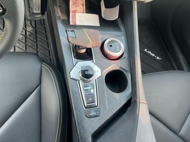 Changan UNI-V 2022 1.5T Sport – фото 9