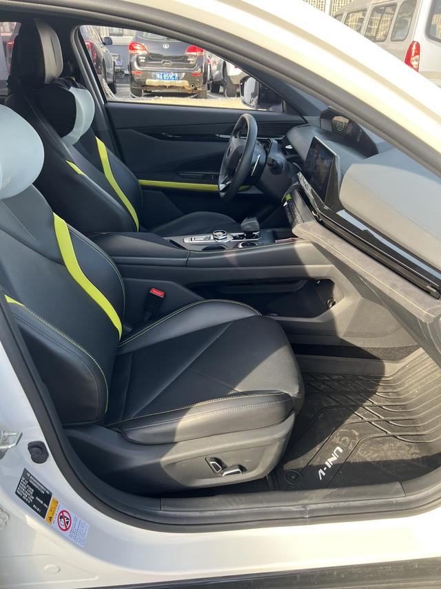 Changan UNI-V 2022 1.5T Sport – фото 11