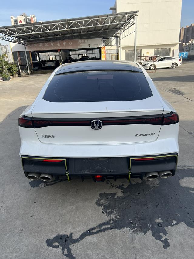 Changan UNI-V 2022 1.5T Sport – фото 18