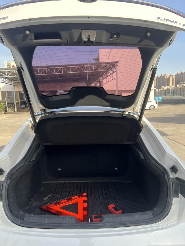 Changan UNI-V 2022 1.5T Sport – фото 20