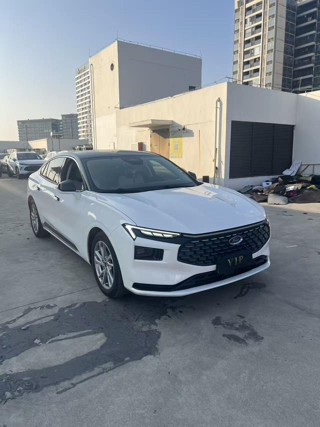 Ford Mondeo 2023 EcoBoost 245 Luxury – фото 3