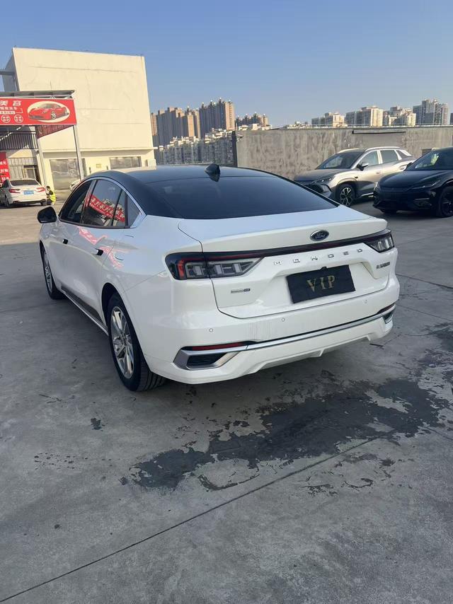 Ford Mondeo 2023 EcoBoost 245 Luxury – фото 16