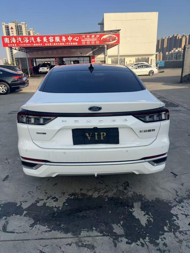 Ford Mondeo 2023 EcoBoost 245 Luxury – фото 18