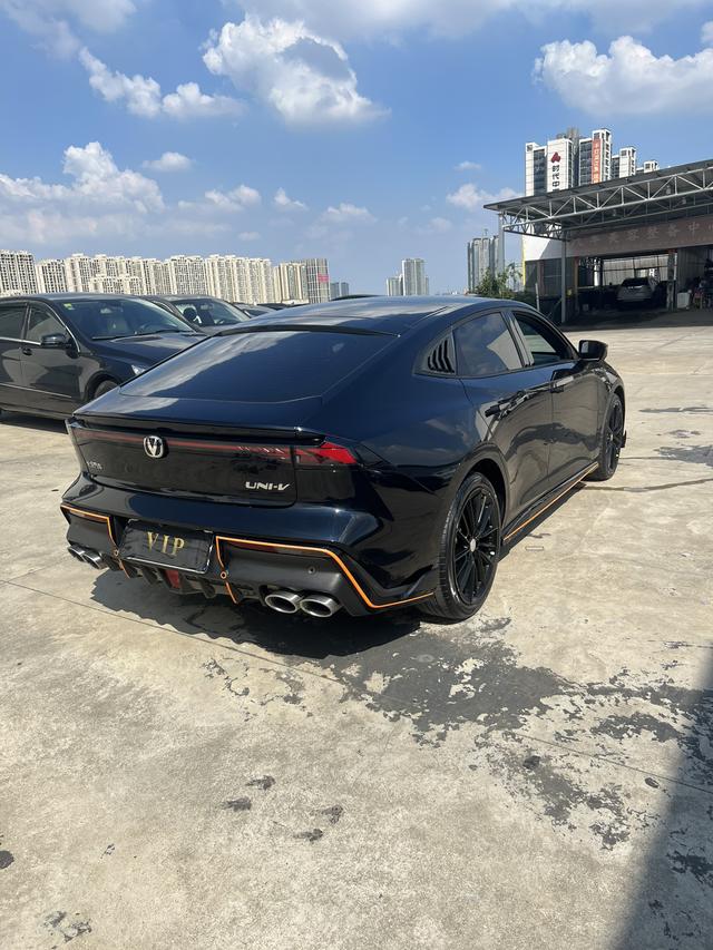 Changan UNI-V 2022 1.5T Sport – фото 18