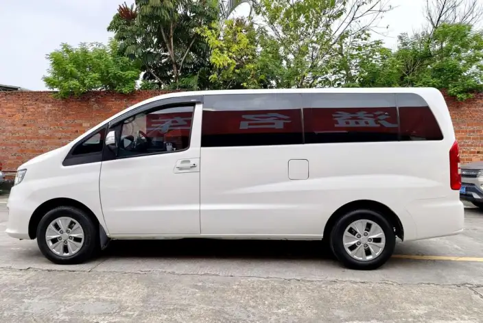 Refine M3 2023 Model PLUS 1.5T 7 seat Zhilian Edition