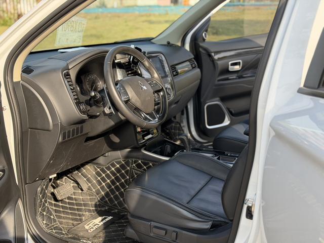 Mitsubishi Outlander 2019 2.0L 2WD Enjoy 7-seat China V – фото 3