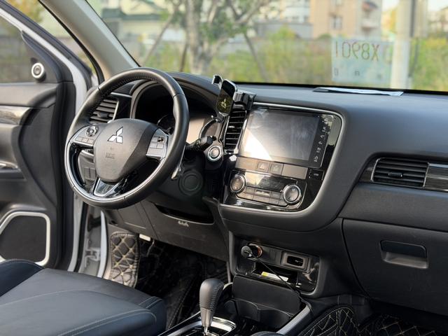 Mitsubishi Outlander 2019 2.0L 2WD Enjoy 7-seat China V – фото 7