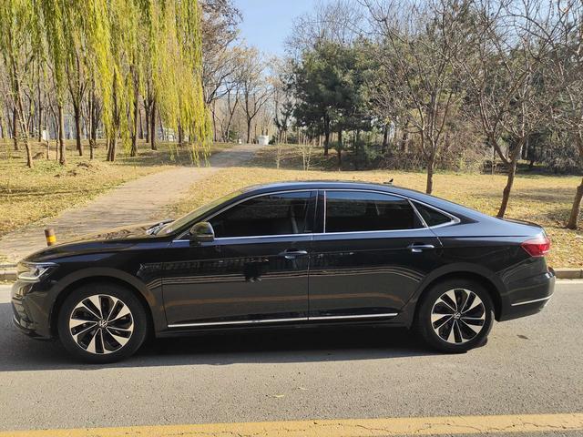 Volkswagen Passat 2022 330TSI Elite – фото 4