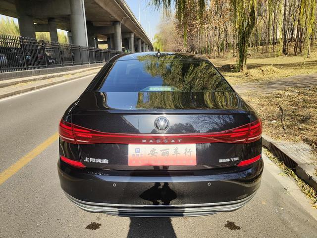 Volkswagen Passat 2022 330TSI Elite – фото 5