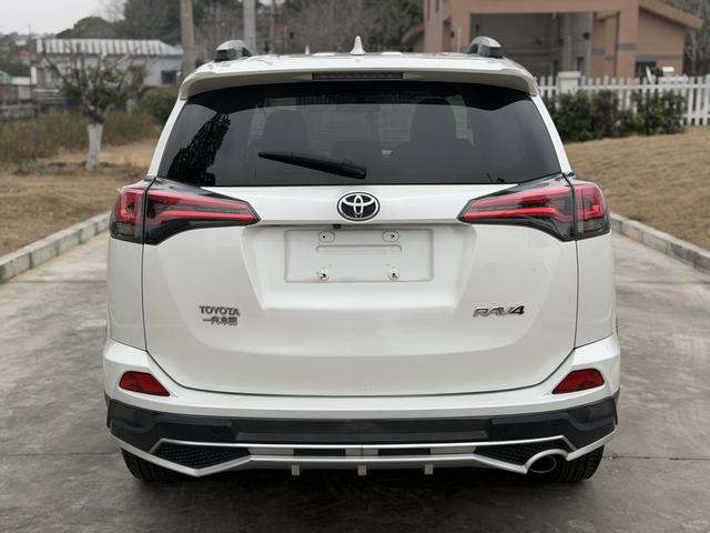 Toyota RAV4 2016 2.0L CVT 2WD Fashion – фото 9