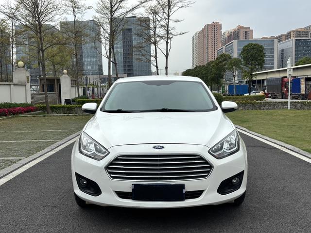 Ford Escort 2015 1.5L Automatic Fashion – фото 2