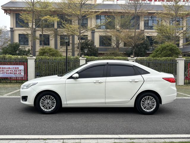 Ford Escort 2015 1.5L Automatic Fashion – фото 3