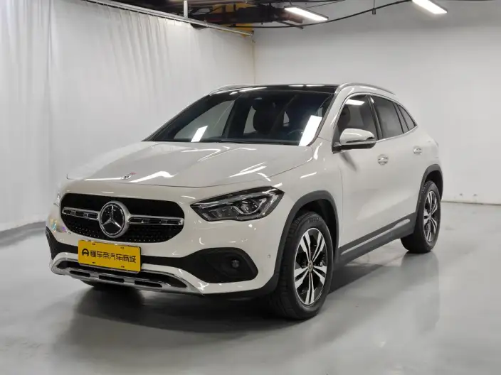 Mercedes-Benz GLA 2023 Model GLA 220 – фото 1