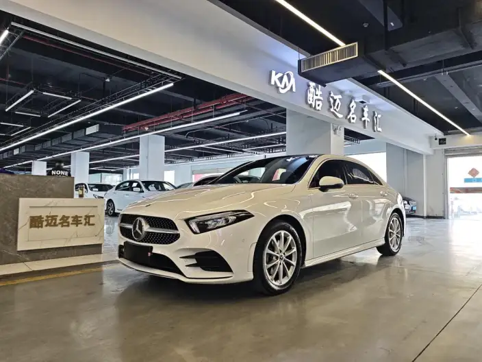 Mercedes-Benz A-class 2022 Model Facelift A 200 L Sports sedan Fashion Edition