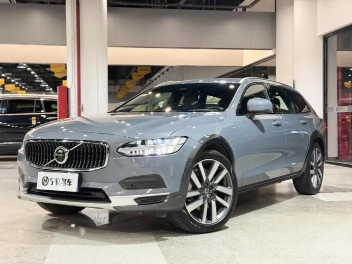 Volvo V90 2022 Model Cross Country B5 AWD Zhiyuan Edition