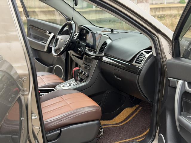 Chevrolet Captiva 2015 2.4L AWD Flagship 7-Seater – фото 4