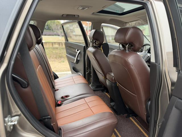 Chevrolet Captiva 2015 2.4L AWD Flagship 7-Seater – фото 5